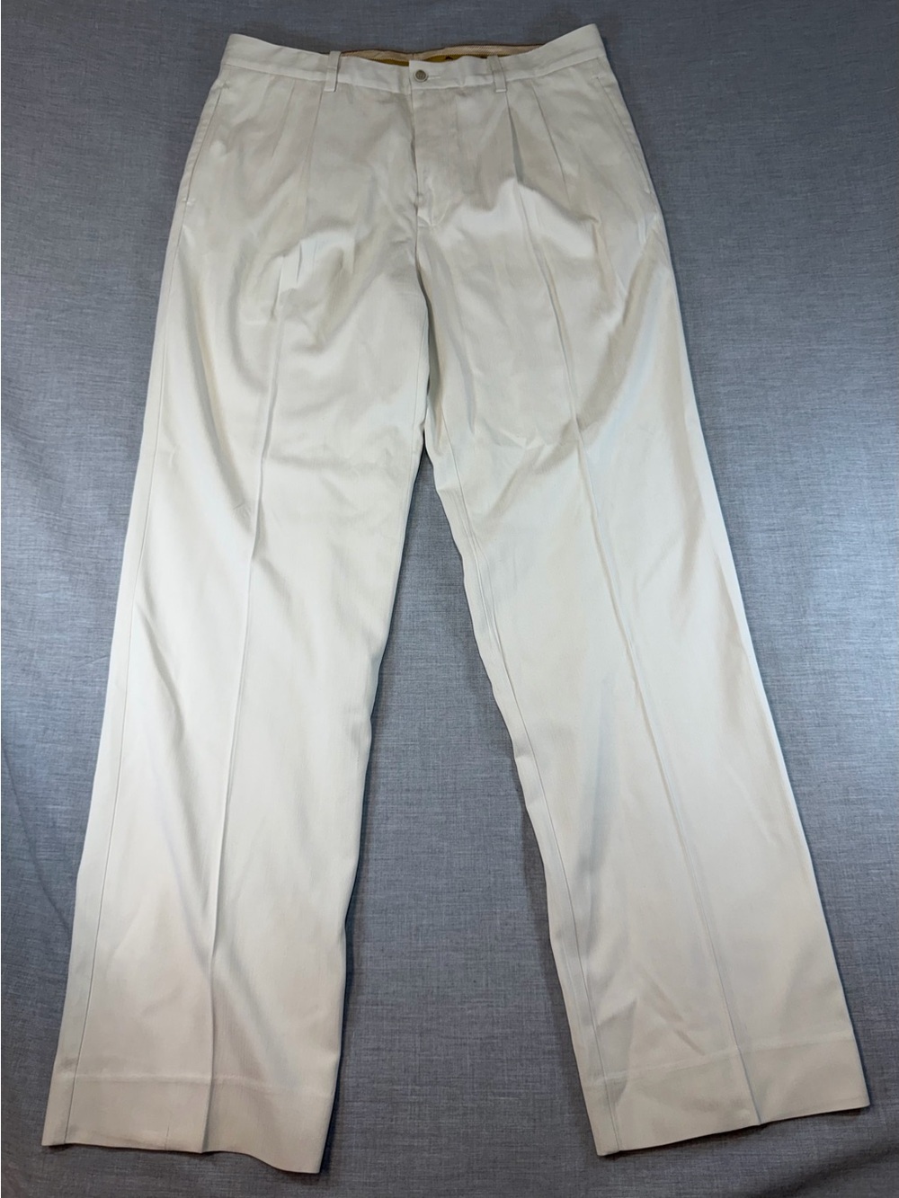Tommy Bahama Men's Pleated Dress Pants in Off-White/Cream Silk Blend